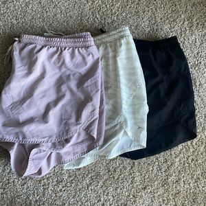 Old Navy Mid-Ruse Dolphin Hem Short